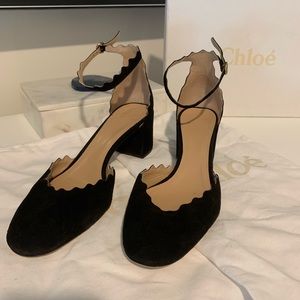 🌟Chloé Scallop Pumps 🖤